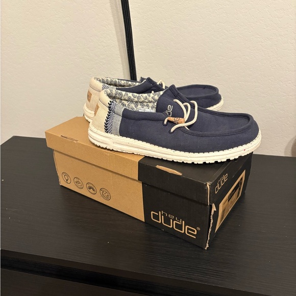 Hey Dude Men's Dark Blue Slip On - Picture 1 of 3